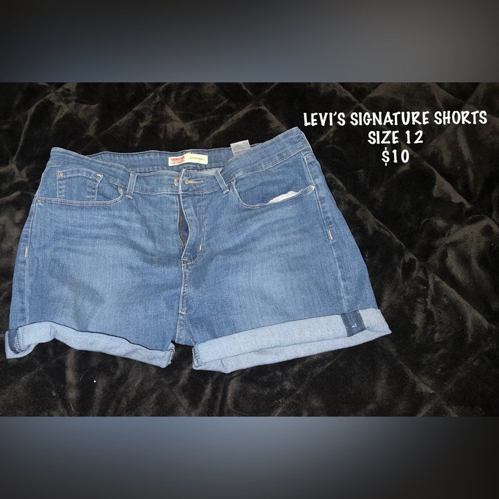 Levi Signature Shorts